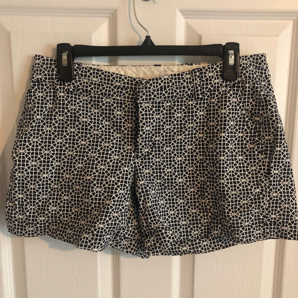 Pair of shorts by crown and ivy. Size 4